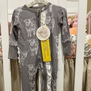 Snuggle Bums NWT Bamboo Sleeper 0/3m